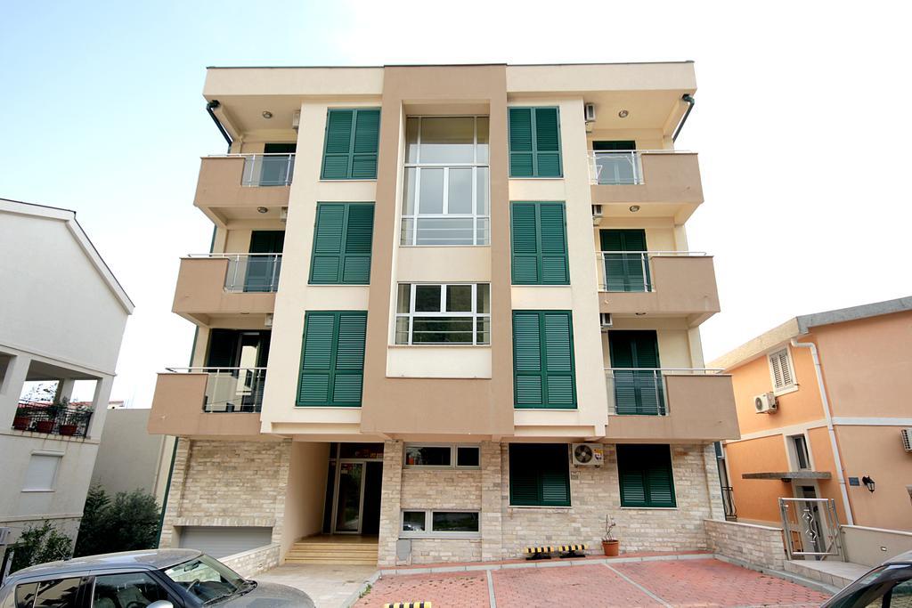 Apartments Draskovic Mirista Petrovac Bagian luar foto