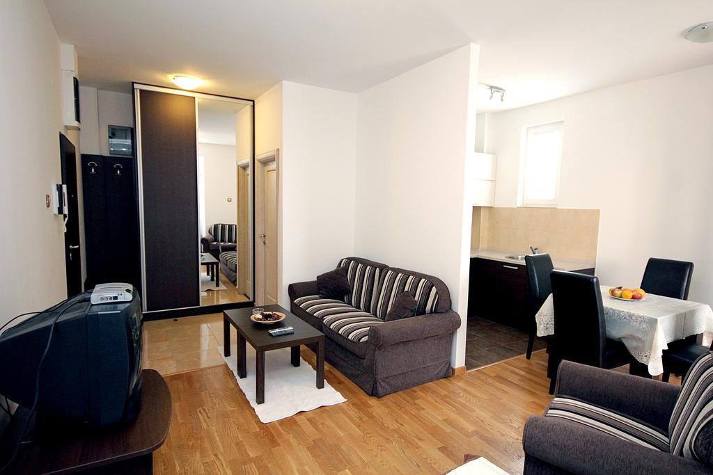 Apartments Draskovic Mirista Petrovac Bagian luar foto