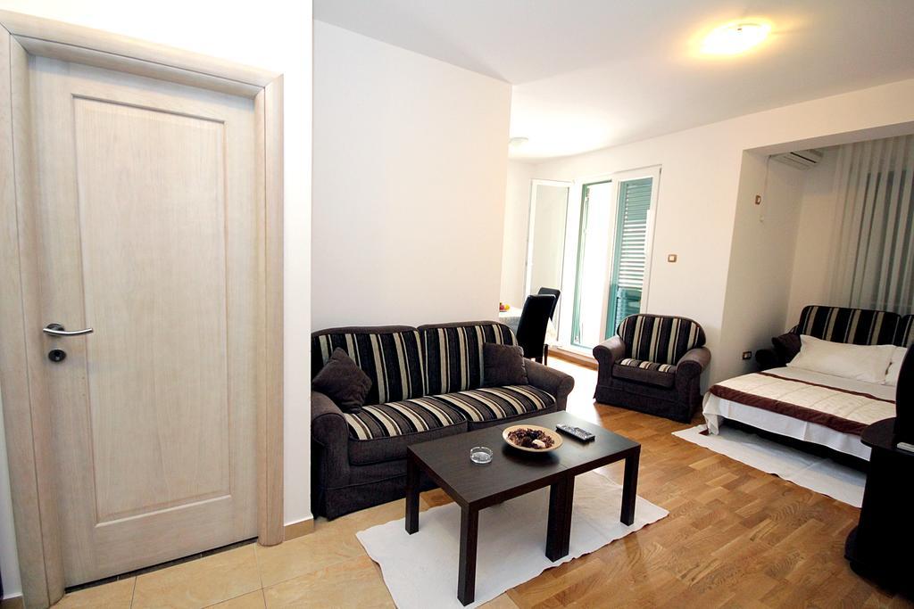Apartments Draskovic Mirista Petrovac Bagian luar foto