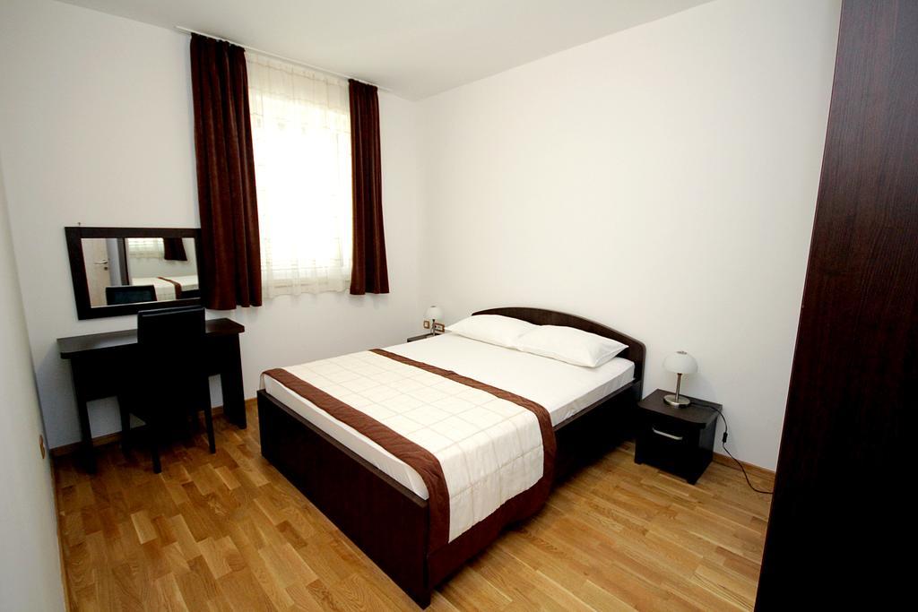 Apartments Draskovic Mirista Petrovac Bagian luar foto