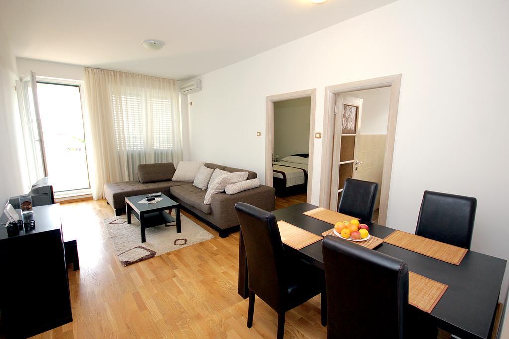 Apartments Draskovic Mirista Petrovac Bagian luar foto